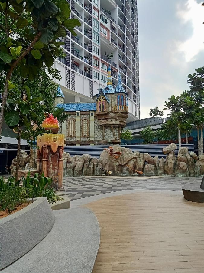 D'Gunduls Homestay Studio By Dgh I-City Шах-Алам Экстерьер фото